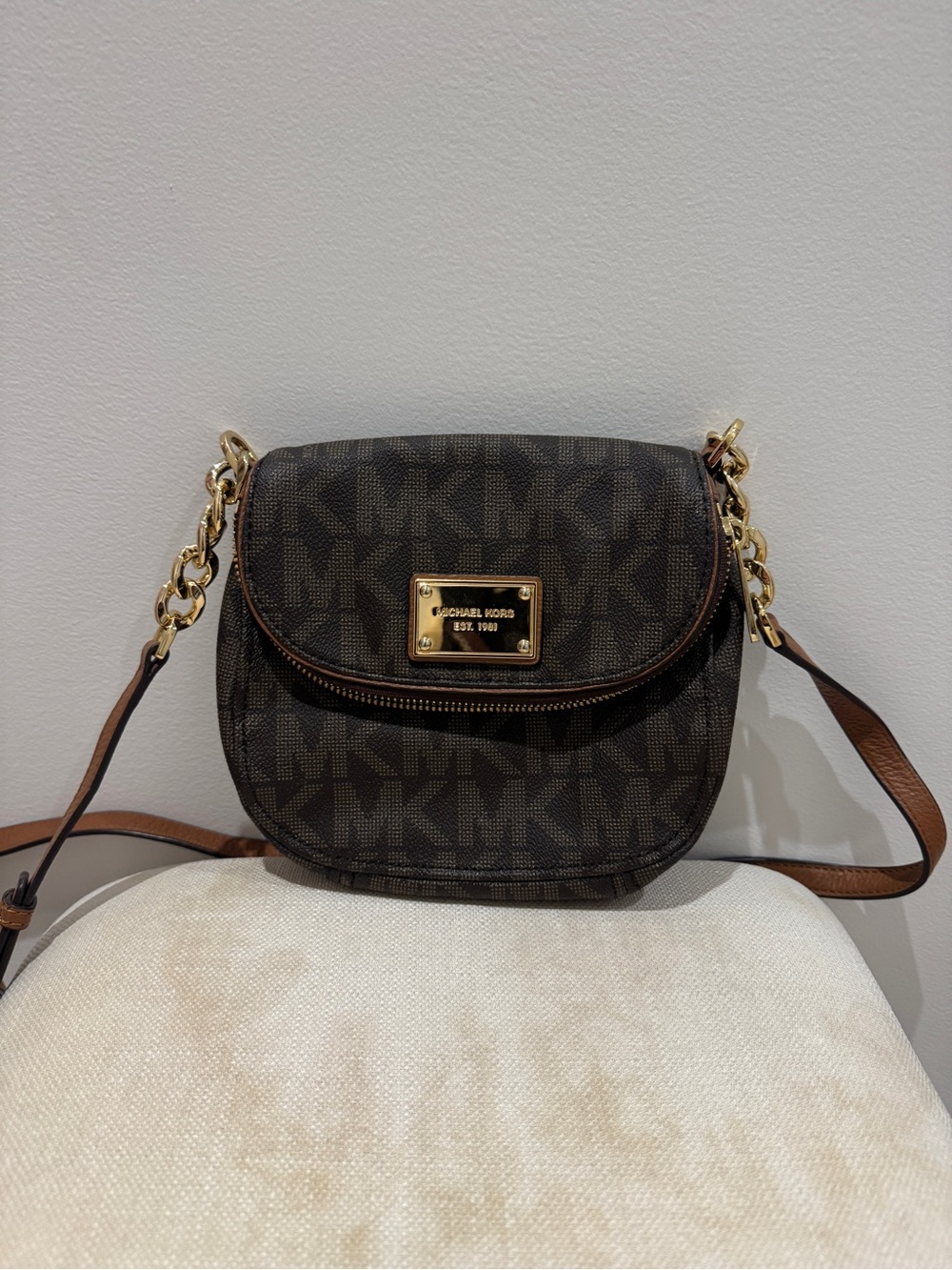 Michael Kors Brown MK Logo Crossbody with Gold Hardware NWOT - Picture 3 of 7